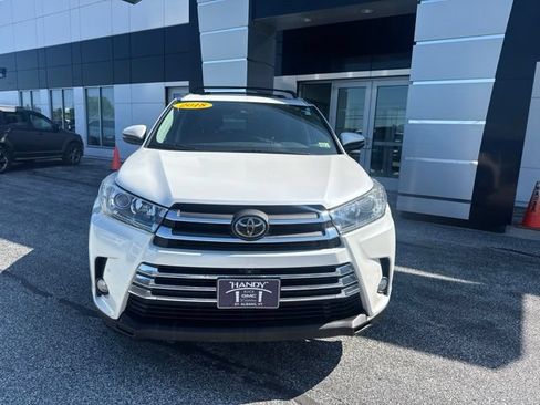 Used 2018 Toyota Highlander Limited Platinum AWD/4WD image 2