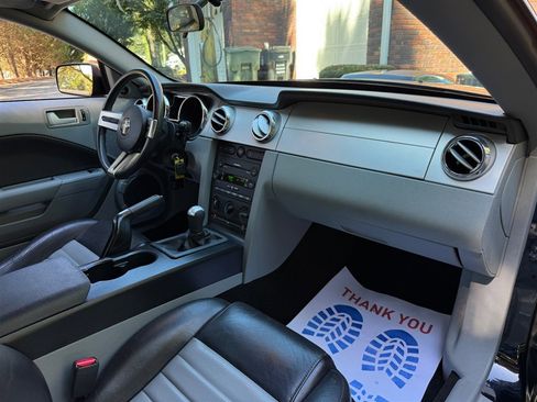 Used 2007 Ford Mustang GT image 53