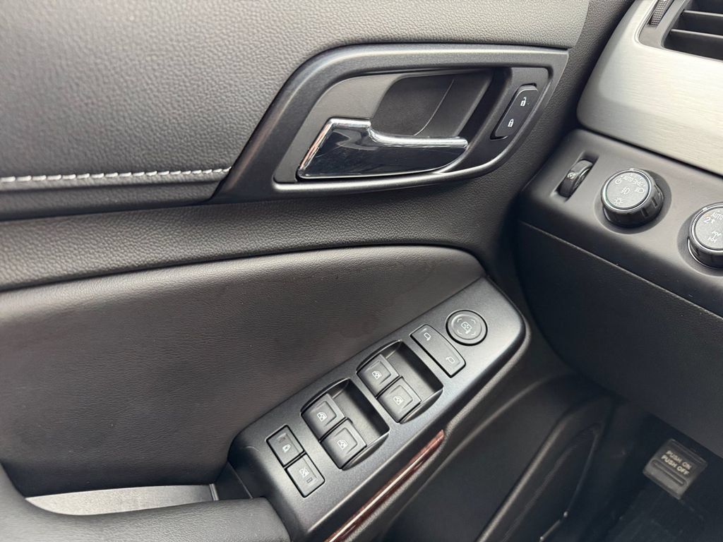 Used 2019 GMC Yukon SLE w/ SLE Value Package AWD/4WD image 11