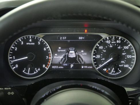 Used 2025 Nissan Pathfinder SL AWD/4WD image 27
