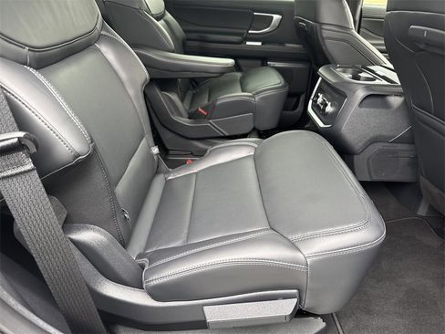 Used 2025 Ford Expedition Platinum w/ Stealth Appearance Package image 15