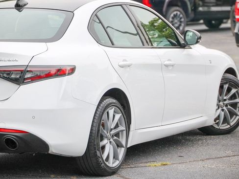 Used 2024 Alfa Romeo Giulia Ti AWD/4WD image 27