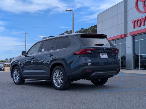 New 2026 Toyota Grand Highlander AWD image 3