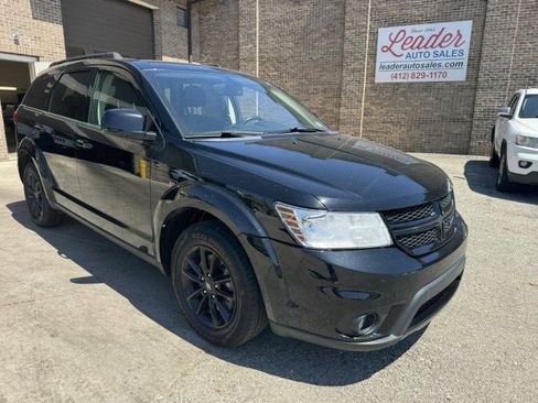 Used 2019 Dodge Journey SE w/ Connectivity Group FWD image 1