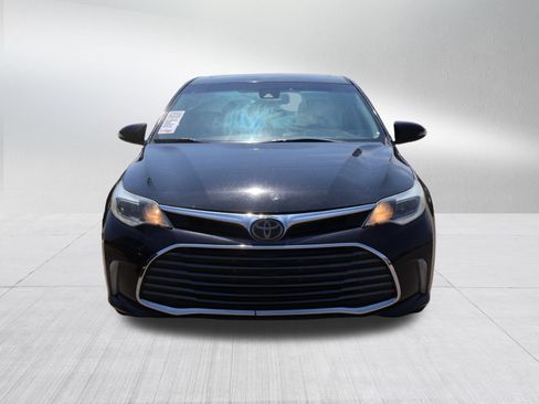 Used 2018 Toyota Avalon XLE Premium FWD image 2