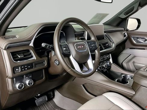 Certified 2024 GMC Yukon SLT w/ SLT Luxury Package RWD image 16