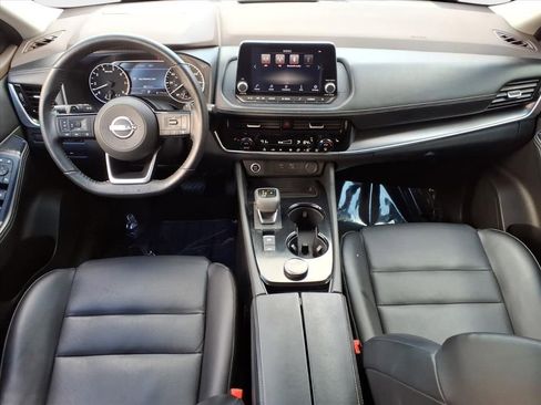 Used 2022 Nissan Rogue SV w/ SV Premium Package image 16