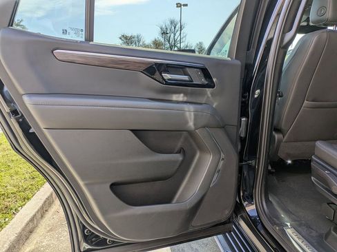 Used 2025 Chevrolet Tahoe LT image 26
