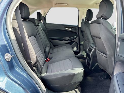 Used 2019 Ford Edge SE FWD image 25
