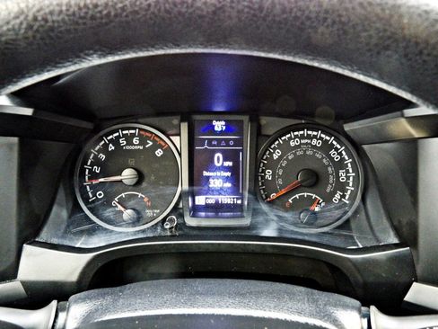 Used 2020 Toyota Tacoma SR image 14