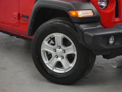 Used 2022 Jeep Wrangler Unlimited Sport image 4