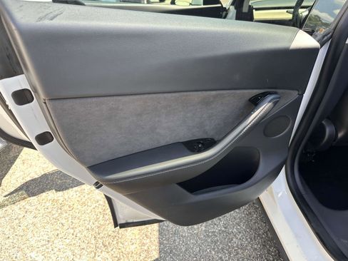 Used 2020 Tesla Model Y Long Range AWD/4WD image 18