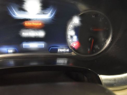 Used 2023 Chevrolet Traverse Premier image 15