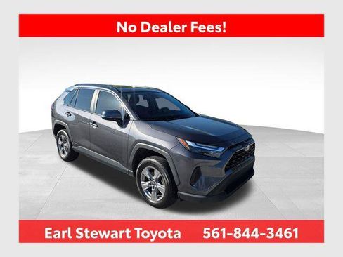 Certified 2022 Toyota RAV4 XLE w/ Convenience Package AWD/4WD image 1