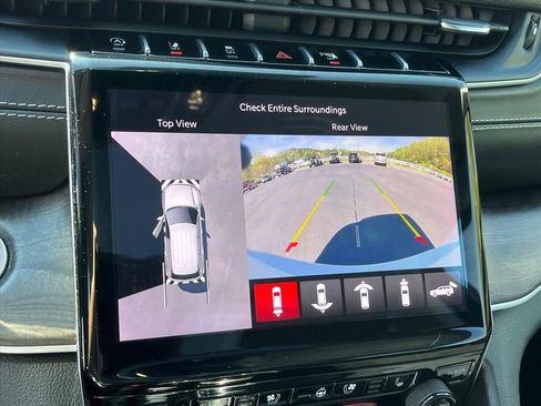 Used 2023 Jeep Grand Cherokee L Limited w/ Luxury Tech Group II image 13