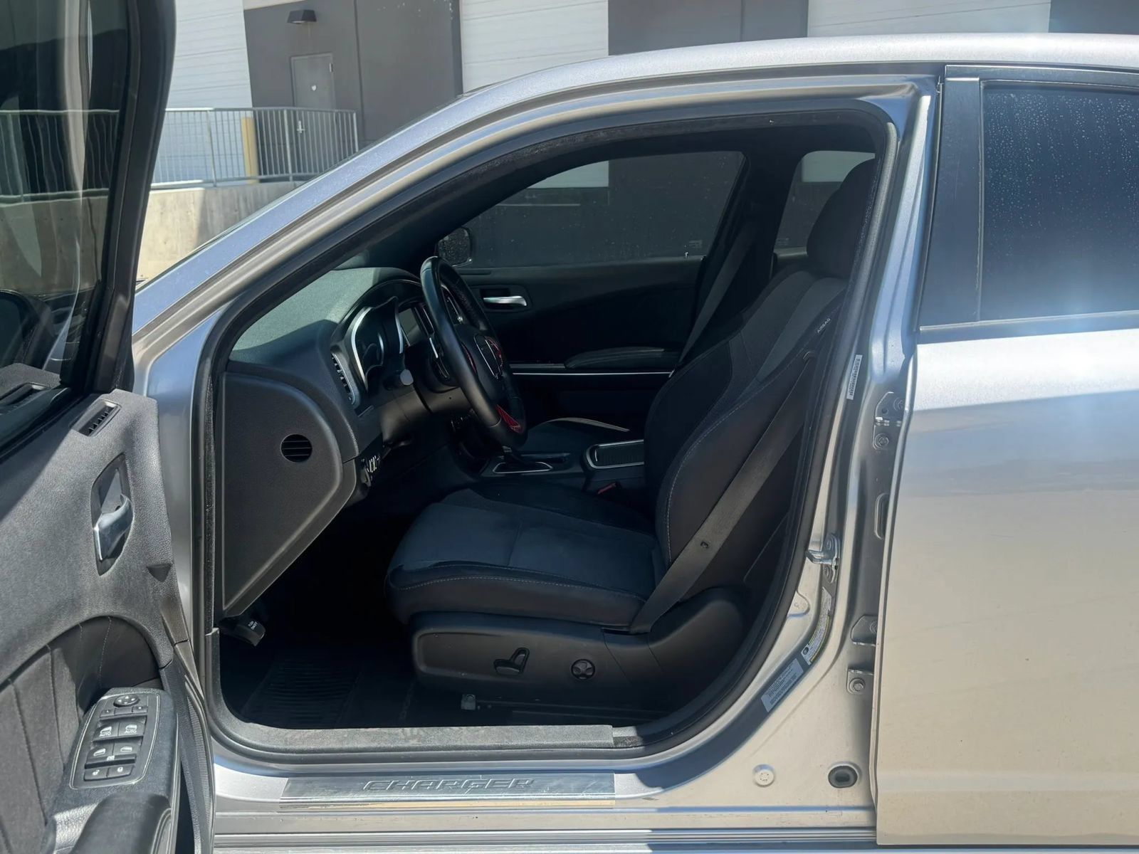 Used 2015 Dodge Charger SXT RWD image 13