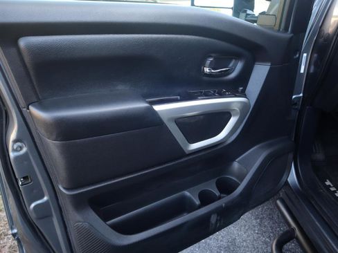 Used 2021 Nissan Titan SV w/ SV Convenience Package image 64