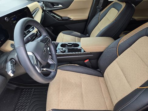 Used 2025 Chevrolet Equinox ACTIV image 18