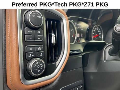 Used 2020 Chevrolet Silverado 2500 High Country w/ Z71 Off-Road Package AWD/4WD image 34
