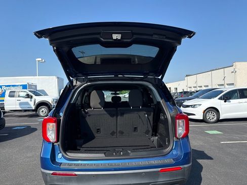 Used 2021 Ford Explorer XLT AWD/4WD image 6
