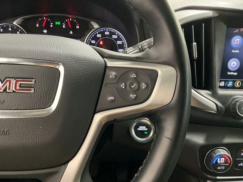Used 2024 GMC Terrain SLT image 18