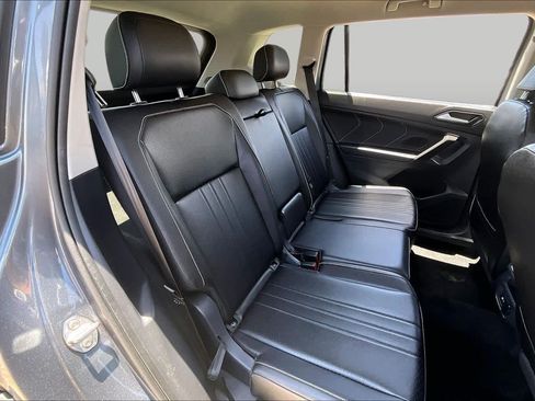 Used 2024 Volkswagen Tiguan SE AWD/4WD image 18