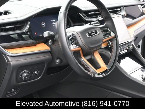 Used 2025 Jeep Grand Cherokee L Summit AWD/4WD image 19