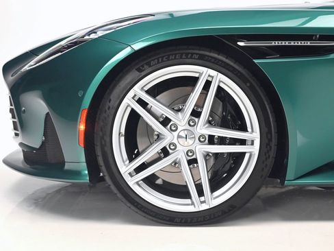 Used 2024 Aston Martin DB12 Coupe RWD image 31