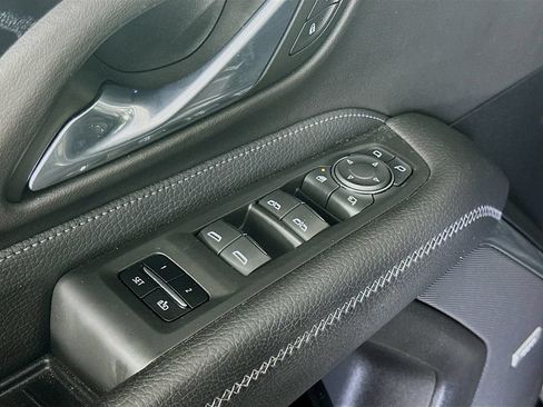 Used 2023 GMC Yukon Denali AWD/4WD image 24