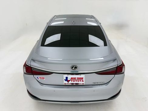 Used 2025 Lexus ES 300h w/ Technology Package FWD image 39
