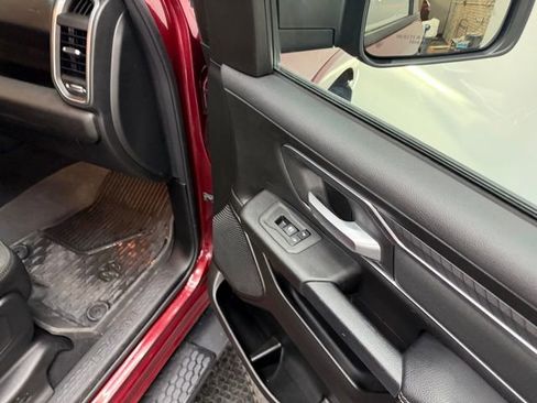 Used 2025 RAM 1500 Big Horn AWD/4WD image 36