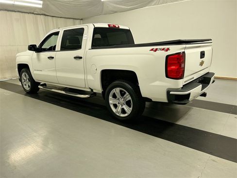 Used 2018 Chevrolet Silverado 1500 Custom w/ Custom Value Package image 6