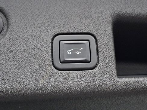 Used 2021 Chevrolet Equinox LT image 30