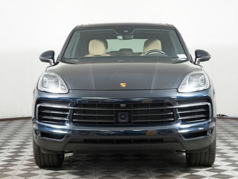 Certified 2023 Porsche Cayenne w/ Premium Package AWD/4WD image 9