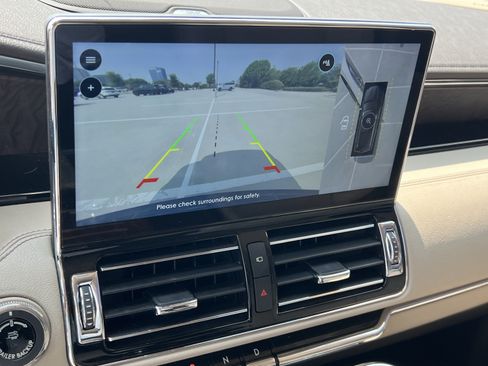 Used 2022 Lincoln Navigator Reserve RWD image 18