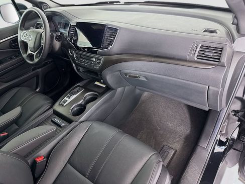 Certified 2023 Honda Passport TrailSport image 17