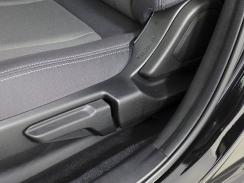 Certified 2025 Subaru Crosstrek 2.0i image 22