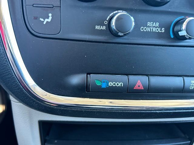 Used 2016 Dodge Grand Caravan SE w/ Quick Order Package 29E SE FWD image 28