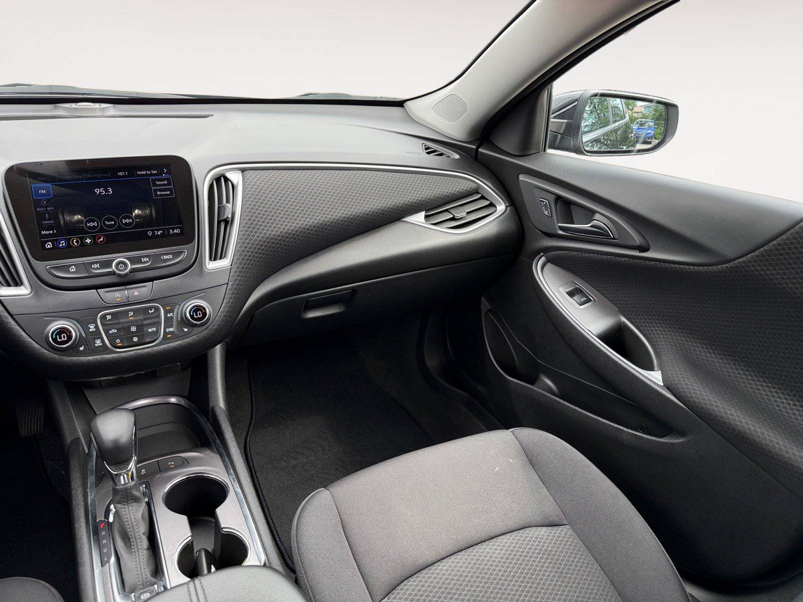 Used 2024 Chevrolet Malibu LT w/ Midnight Edition FWD image 12