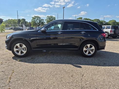 Used 2018 Mercedes-Benz GLC 300 4MATIC image 5