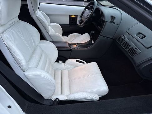 Used 1992 Chevrolet Corvette Convertible image 19