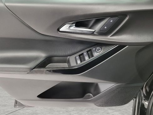 Used 2025 Chevrolet Equinox LT image 25