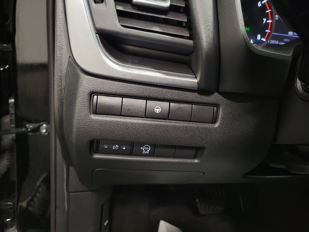 Used 2023 Nissan Rogue SV AWD/4WD image 26