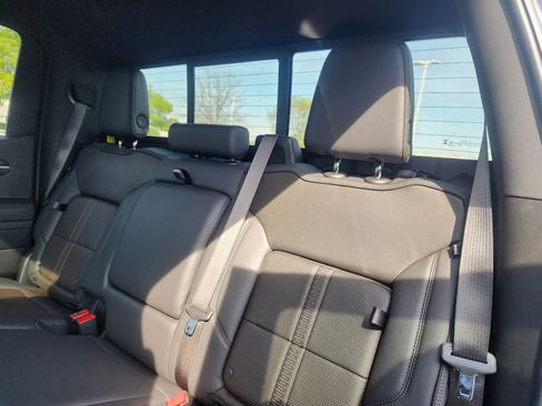 Used 2025 Chevrolet Silverado 1500 High Country w/ Technology Package image 15