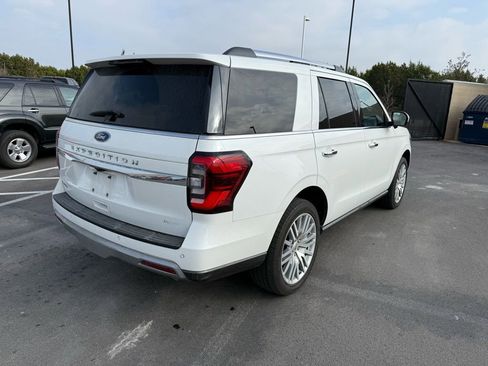 Used 2024 Ford Expedition Limited image 4