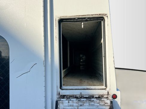 Used 2018 Ford Transit 350 138 w/ Exterior Upgrade Package image 39