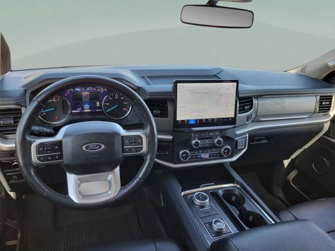 Used 2024 Ford Expedition XLT image 22