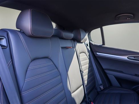New 2025 Alfa Romeo Stelvio Sprint image 20