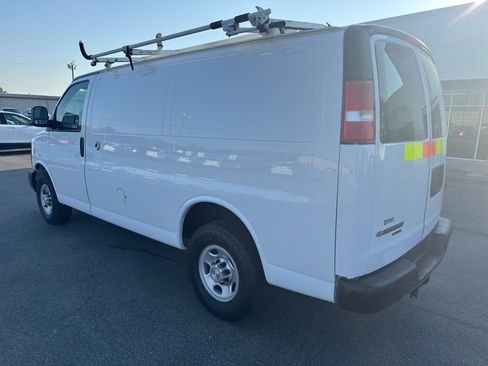 Used 2015 Chevrolet Express 2500 RWD image 5