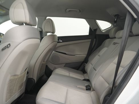 Used 2018 Hyundai Tucson Sport image 18
